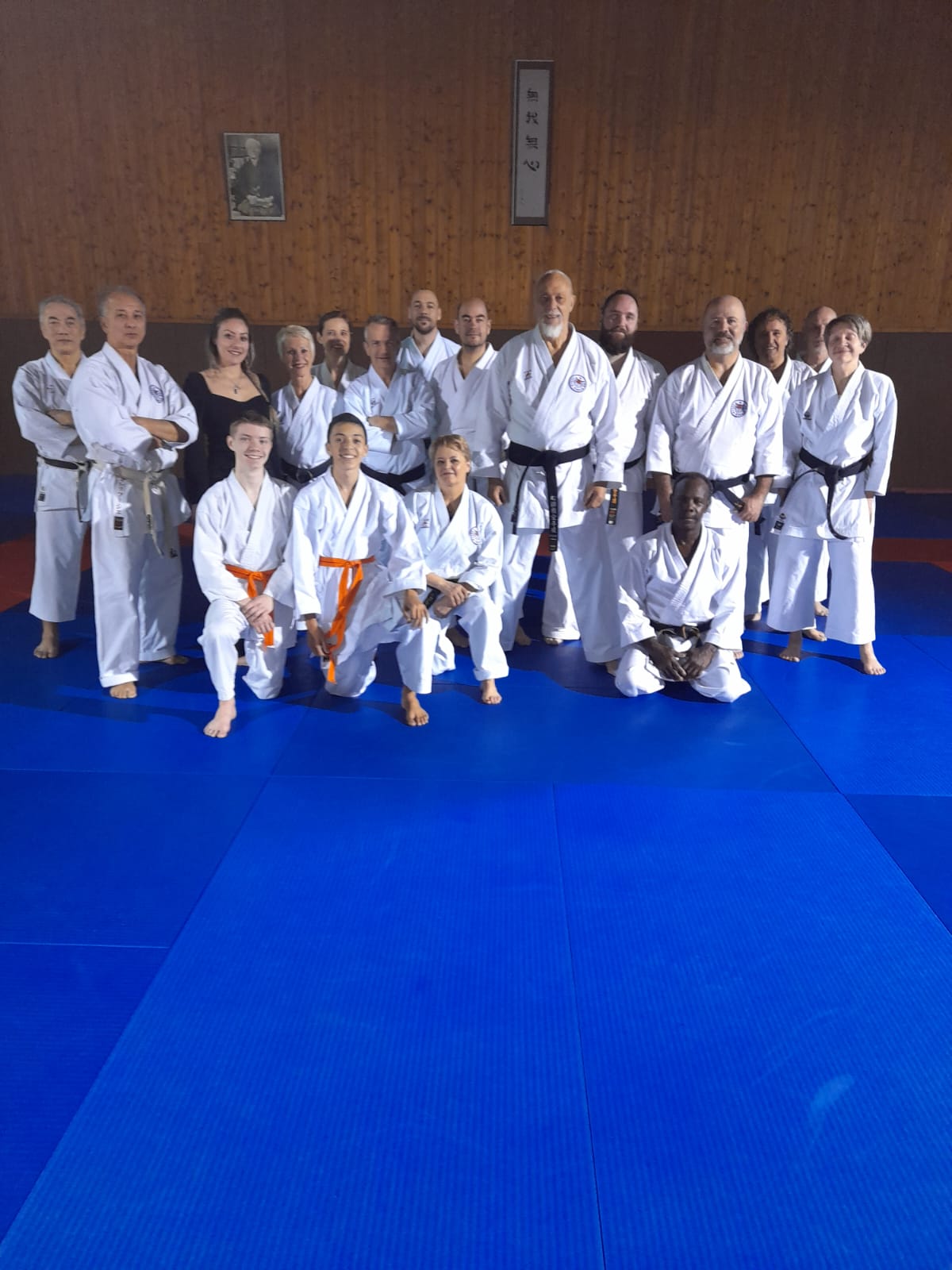 Les membres présent lors de la remise de la ceinture noire de Serge